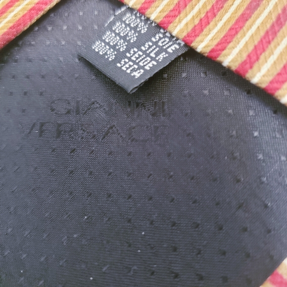Gianni Versace Red Stripe Silk Tie with Medusa Logo - Picture 6 of 9